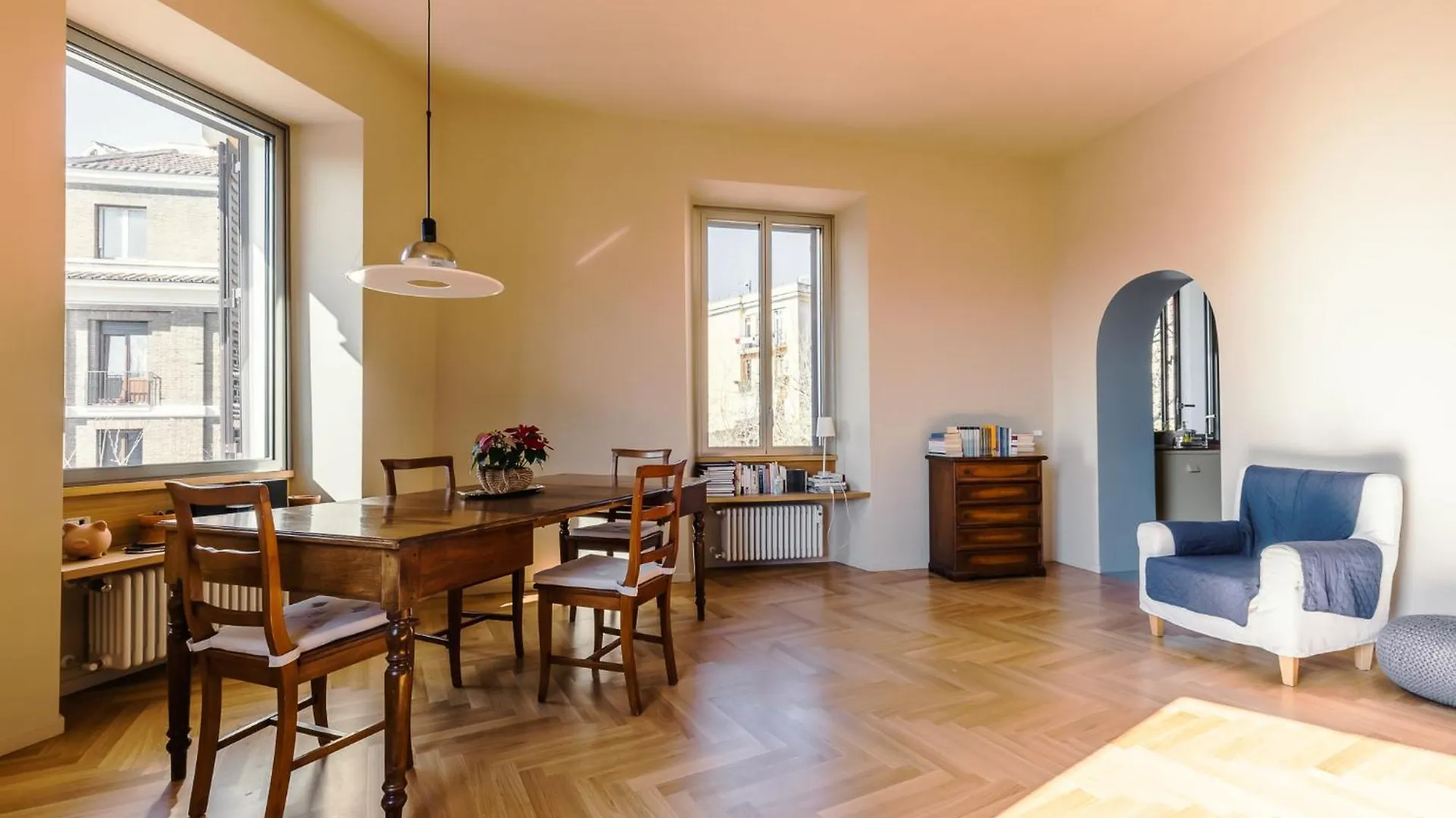 Homestay Roman Retreat En-Suite Room